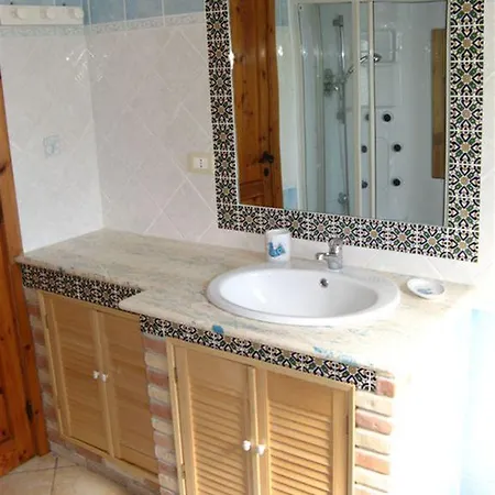 Bruna סולאנאס