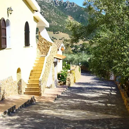 Bruna Villa *